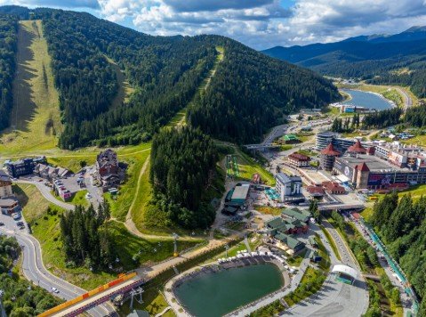 Літній відпочинок у Буковелі та Карпатах